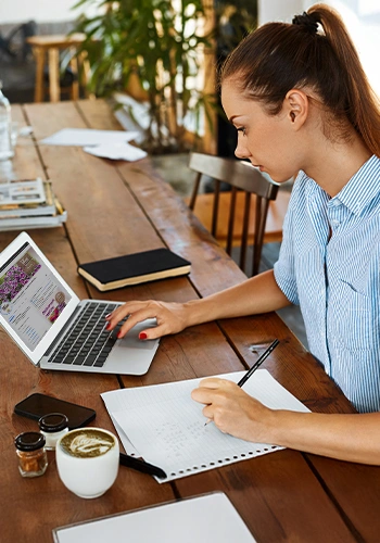 pracovník zásilkové služby